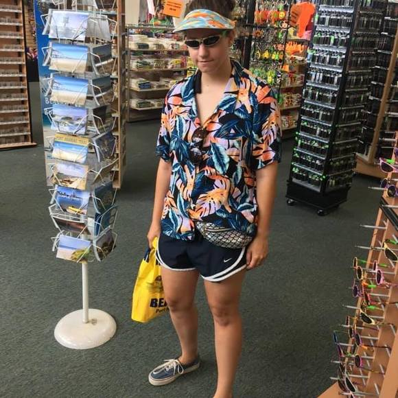 Meet your Posher, Katie - Picture 1 of 1